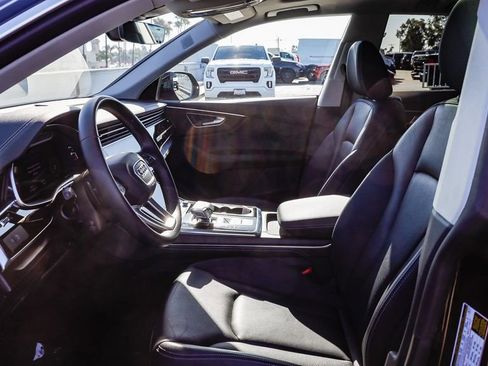 Used 2023 Audi Q8 Premium Plus w/ Premium Plus Package AWD/4WD image 22