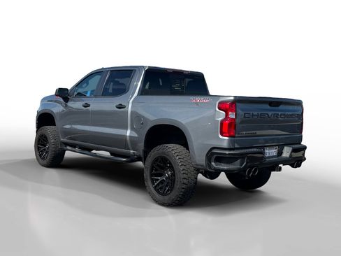 Used 2021 Chevrolet Silverado 1500 LT Trail Boss w/ Convenience Package II image 3