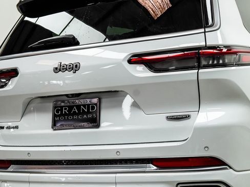 Used 2023 Jeep Grand Cherokee L Summit w/ Advanced Protech Group IV AWD/4WD image 13