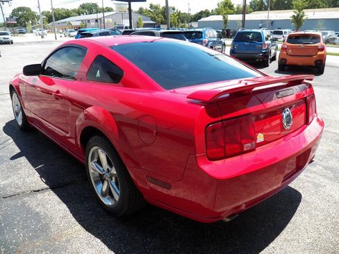 Used 2007 Ford Mustang GT RWD image 3