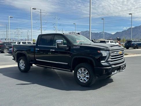Used 2024 Chevrolet Silverado 3500 High Country w/ Technology Package AWD/4WD image 27