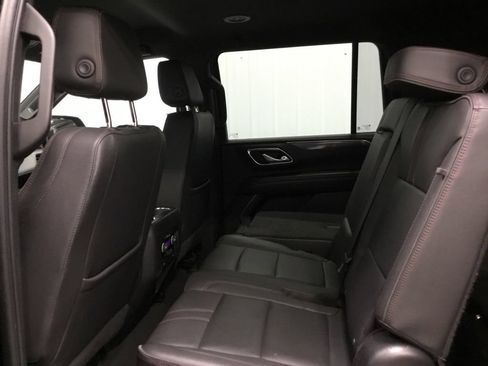 Used 2023 Chevrolet Suburban RST AWD/4WD image 14