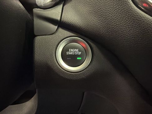 Used 2019 Chevrolet Equinox LT AWD/4WD image 17