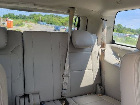 Used 2015 GMC Yukon Denali w/ Premium Package AWD/4WD image 13