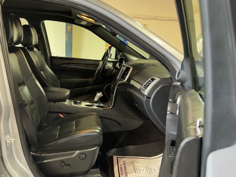 Used 2016 Jeep Grand Cherokee High Altitude AWD/4WD image 16