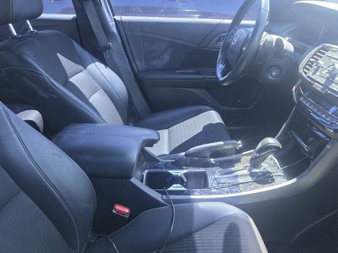 Used 2017 Honda Accord Sport image 5