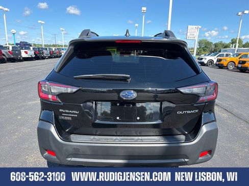Used 2024 Subaru Outback Premium w/ Popular Package #1A AWD/4WD image 4