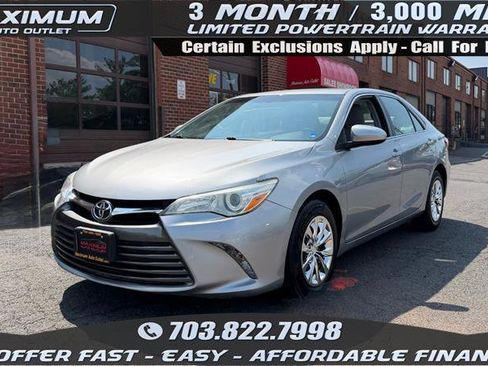 Used 2016 Toyota Camry LE FWD image 1