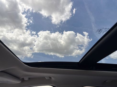 Used 2017 Ford Escape Titanium w/ Equipment Group 301A AWD/4WD image 21