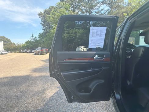 Used 2013 Jeep Grand Cherokee Limited image 32
