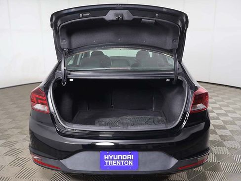 Used 2020 Hyundai Elantra SE w/ Cargo Package (C1) FWD image 12