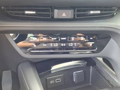 Used 2023 Buick Envision Preferred FWD image 14