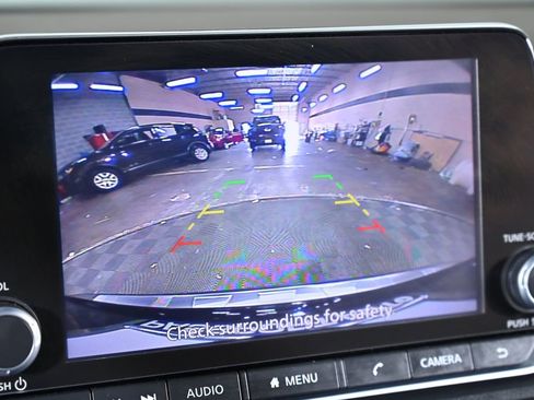 Used 2023 Nissan Rogue SV image 17