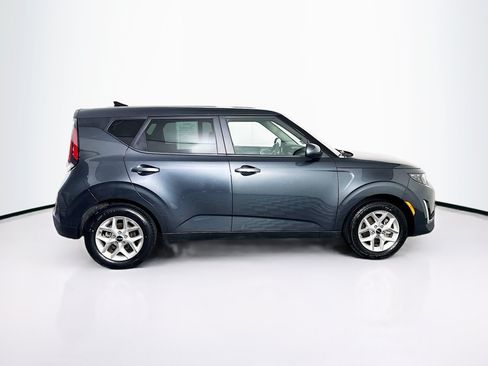 Used 2025 Kia Soul LX w/ LX Technology Package FWD image 10