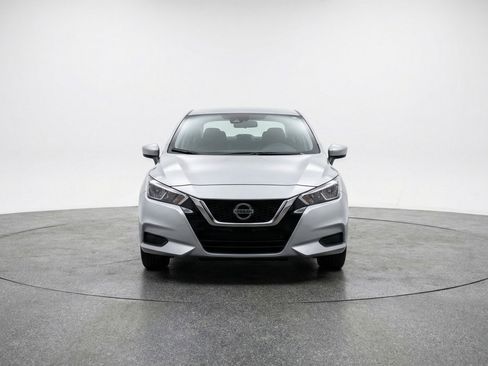 Used 2025 Nissan Versa SV FWD image 2