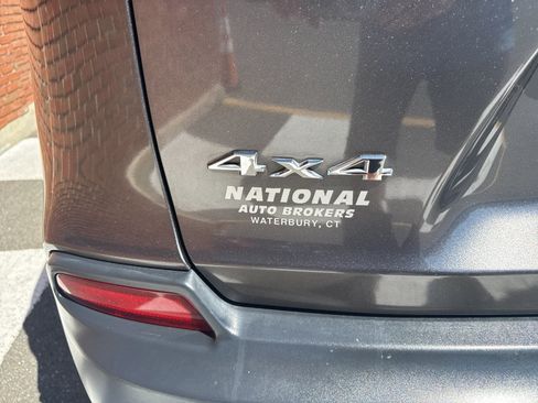 Used 2019 Jeep Cherokee Limited w/ Luxury Group AWD/4WD image 42