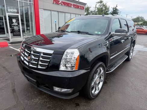 Used 2014 Cadillac Escalade ESV Luxury AWD/4WD image 1