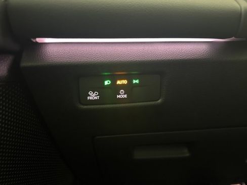 Used 2025 Volkswagen Tiguan SEL R-Line image 19