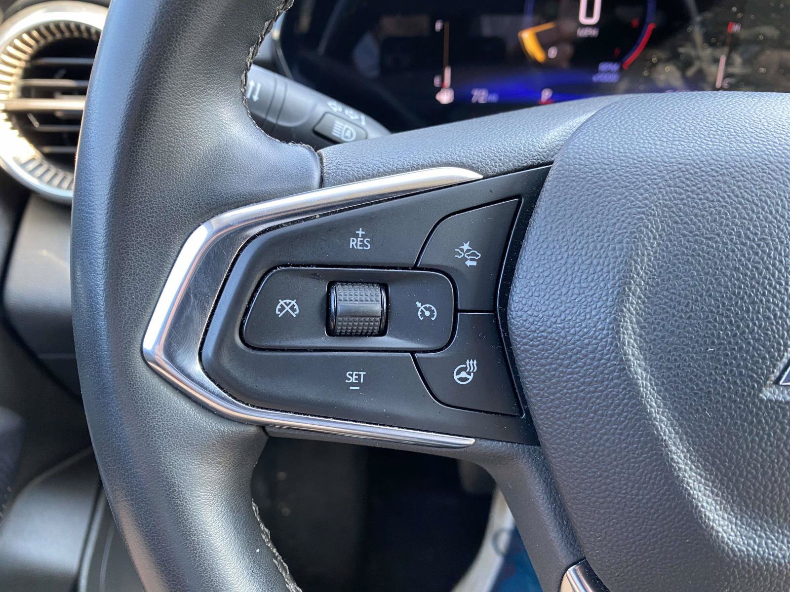 Used 2024 Chevrolet Trax ACTIV FWD image 35