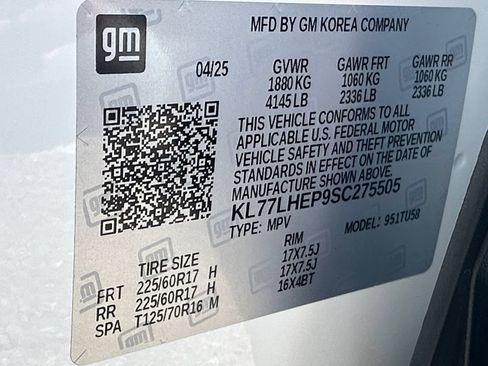 Used 2025 Chevrolet Trax LT FWD image 19