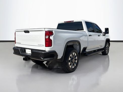 Used 2024 Chevrolet Silverado 2500 Custom w/ Custom Value Package image 5