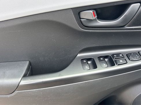 Used 2019 Hyundai Kona SE image 23