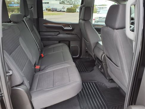 Used 2023 GMC Sierra 1500 SLE image 16