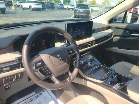Used 2023 Lincoln Nautilus Reserve AWD/4WD image 29