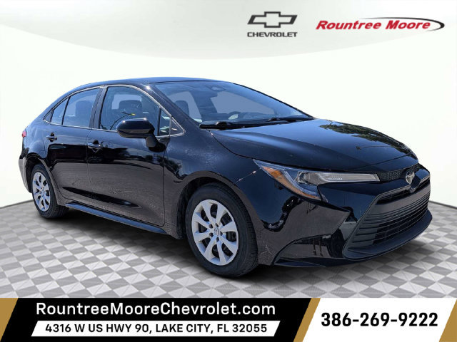 Used 2025 Toyota Corolla LE FWD image 1