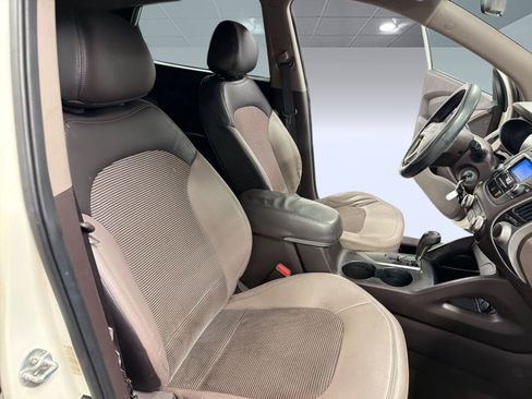 Used 2011 Hyundai Tucson GLS FWD image 30