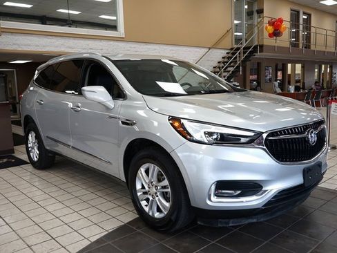 Used 2020 Buick Enclave Essence image 18