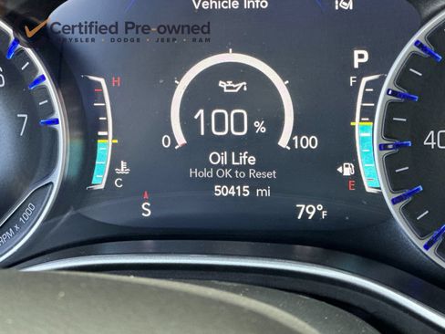 Used 2024 Chrysler Pacifica Touring-L FWD image 29