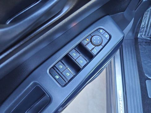 Used 2024 Nissan Pathfinder SV w/ SV Premium Package image 28