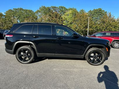 New 2025 Jeep Grand Cherokee Laredo