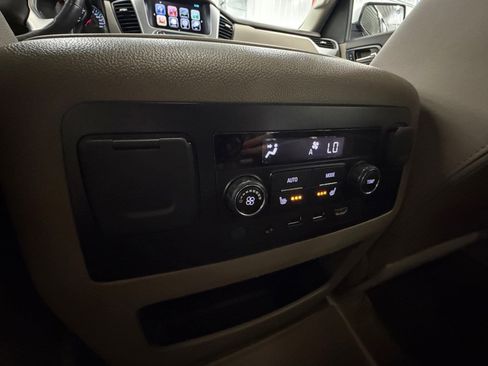 Used 2018 GMC Yukon SLT w/ Open Road Package AWD/4WD image 23