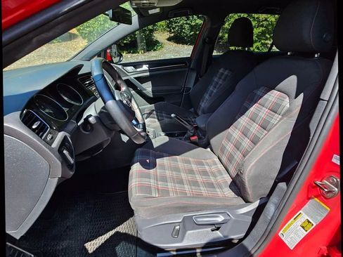 Used 2015 Volkswagen GTI S image 18