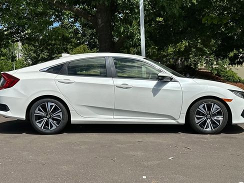 Used 2018 Honda Civic EX-T image 8