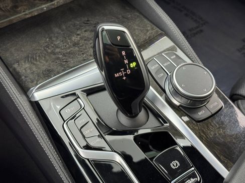 Used 2021 BMW 540i w/ M Sport Package image 33