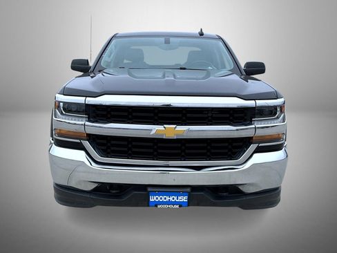 Used 2018 Chevrolet Silverado 1500 LT w/ Trailering Package image 2