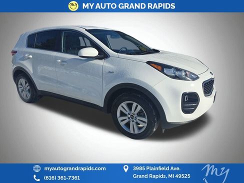 Used 2019 Kia Sportage LX image 2