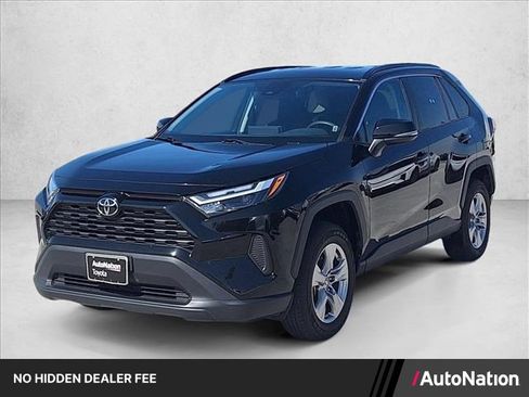 Used 2025 Toyota RAV4 XLE FWD image 1