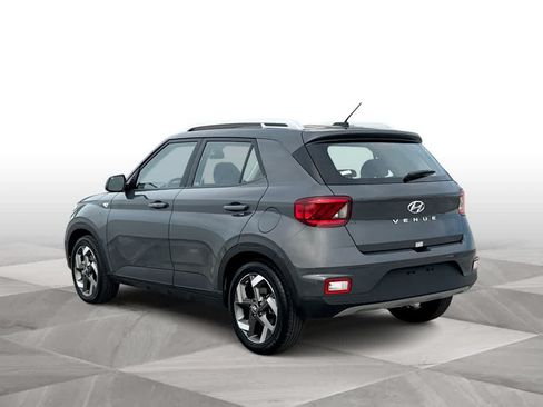 Used 2025 Hyundai Venue SEL FWD image 6