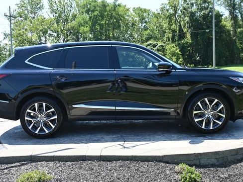 Used 2023 Acura MDX SH-AWD w/ Technology Package image 4