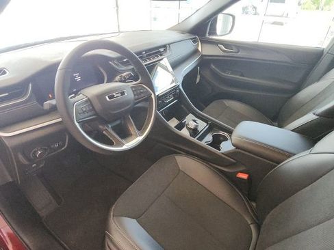 New 2025 Jeep Grand Cherokee L Altitude image 33