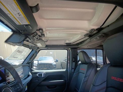 New 2025 Jeep Gladiator Rubicon w/ Convenience Group image 22