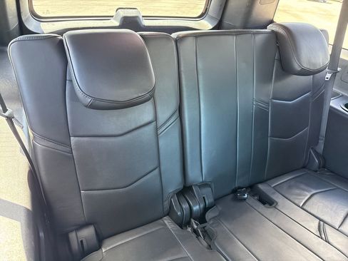 Used 2020 Cadillac Escalade ESV Platinum w/ Escalade Sport Edition image 31