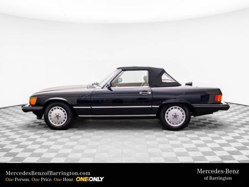 Used 1987 Mercedes-Benz 560 SL image 2