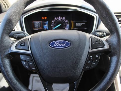 Used 2020 Ford Fusion SE image 10