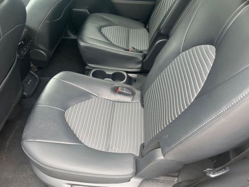 Used 2025 Toyota Highlander XSE AWD/4WD image 39