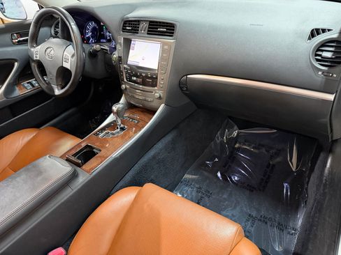 Used 2014 Lexus IS 250C w/ Luxury Package RWD image 44